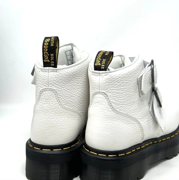 Brand New DR MARTENS DEVON  QUAD FLOWER BOOTS- WHITE SZ 10 - Picture 3 of 4